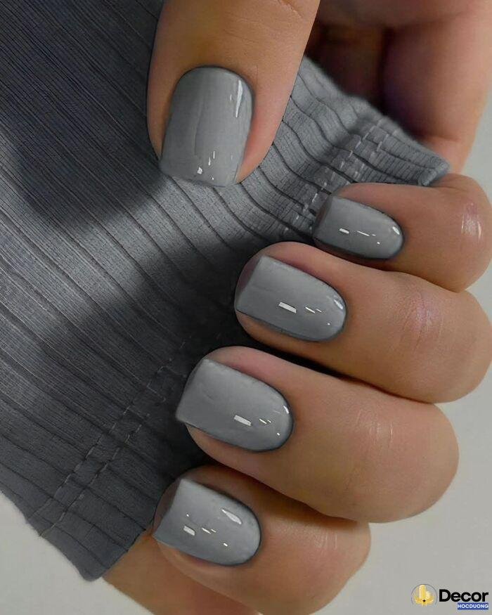 nail cho da ngăm màu trầm