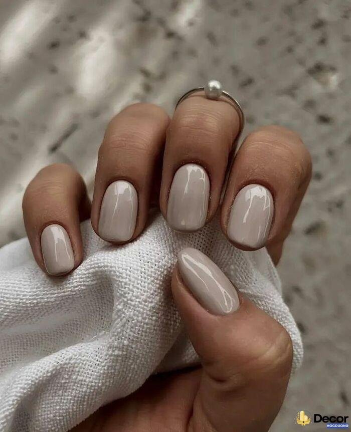 nail cho da ngăm màug beige