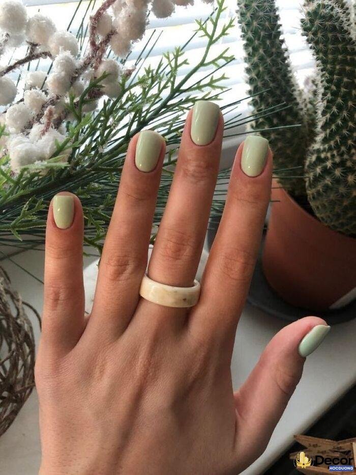 nail cho da ngăm tối giản