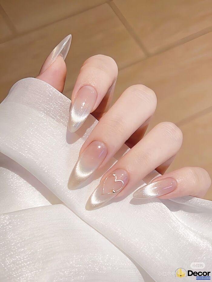 nail cô dâu óng ánh