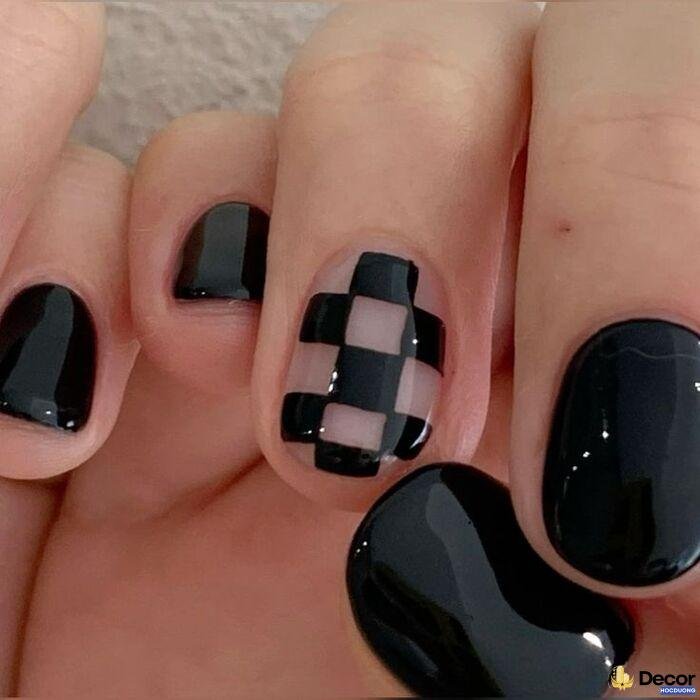 nail đen caro