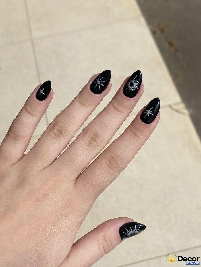 nail đen chất chơi