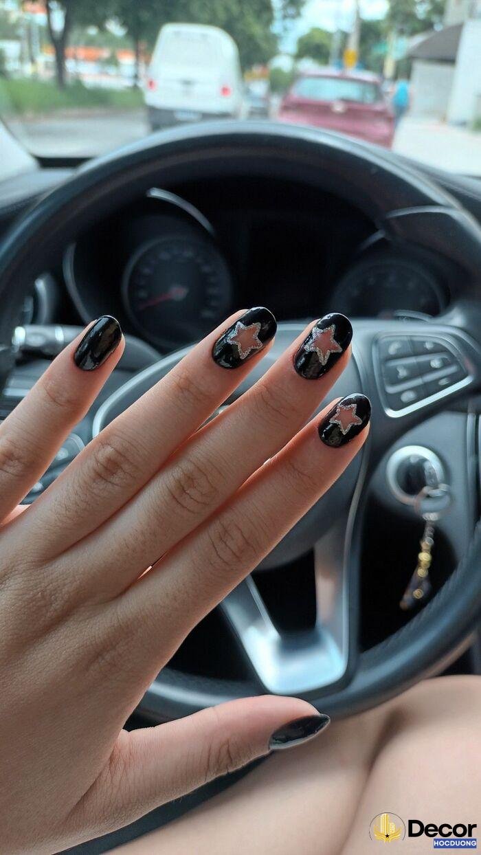 nail đen phong cách ngầu