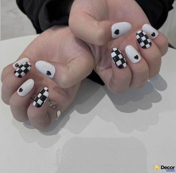 nail đen trắng art caro