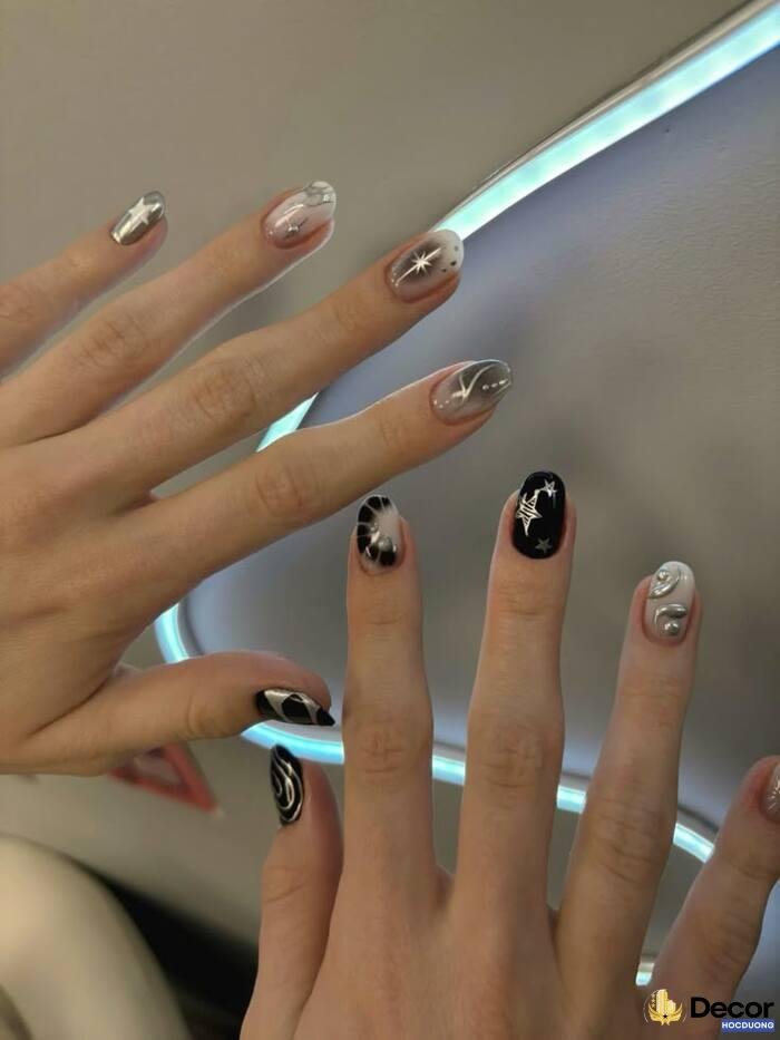 nail đen trắng art thiết kế