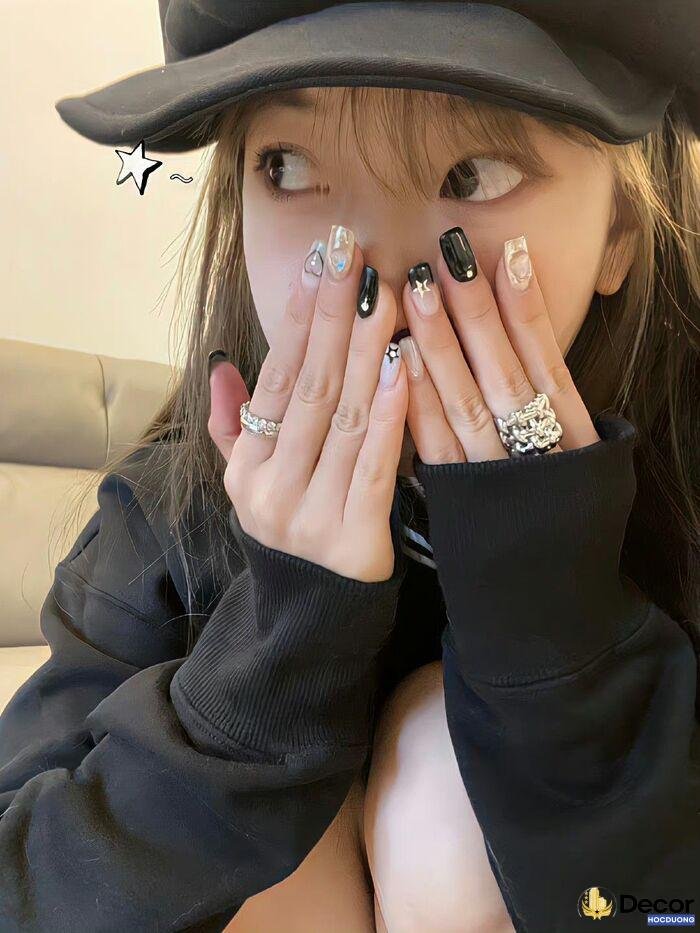 nail đen trắng cute