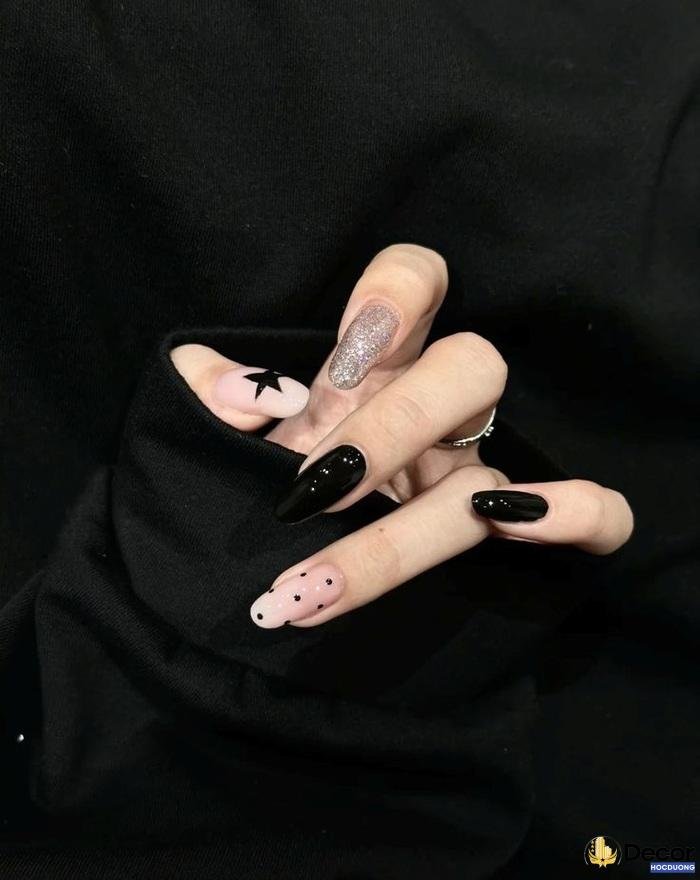 nail đen trắng đẹp