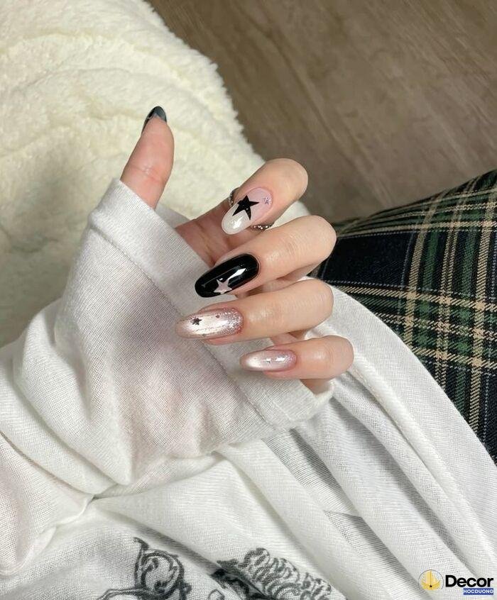 nail đen trắng ngầu lòi