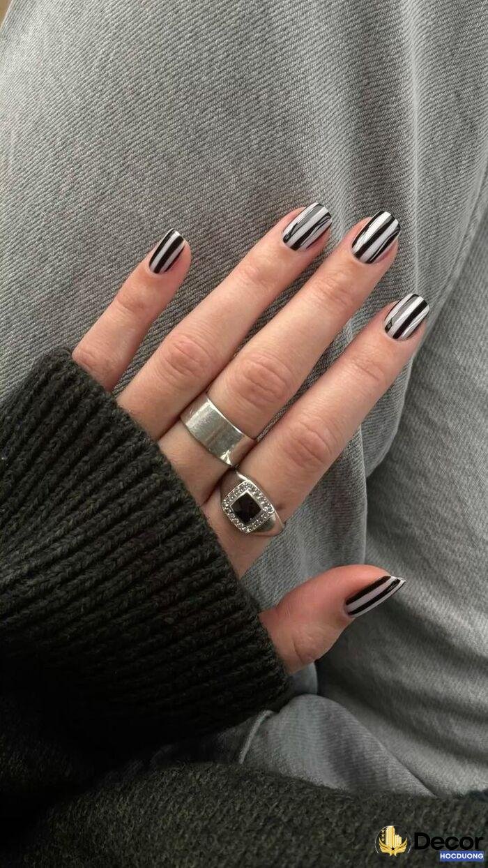 nail đen trắng ngầu