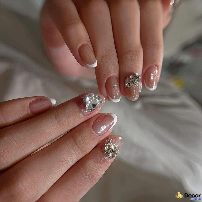 nail đính đá dáng dài