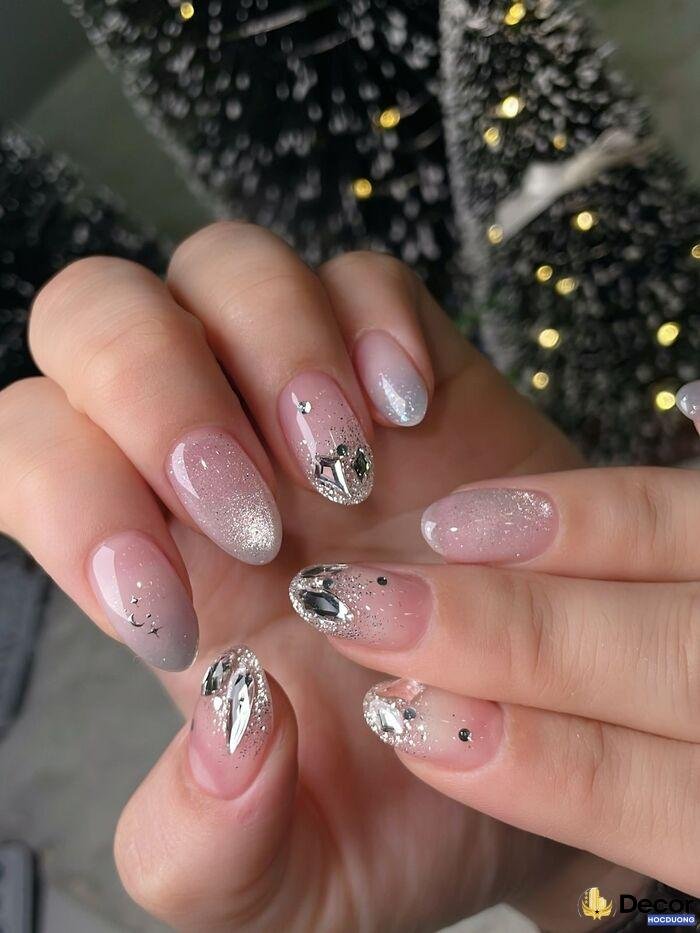 nail đính đá đẹp sang