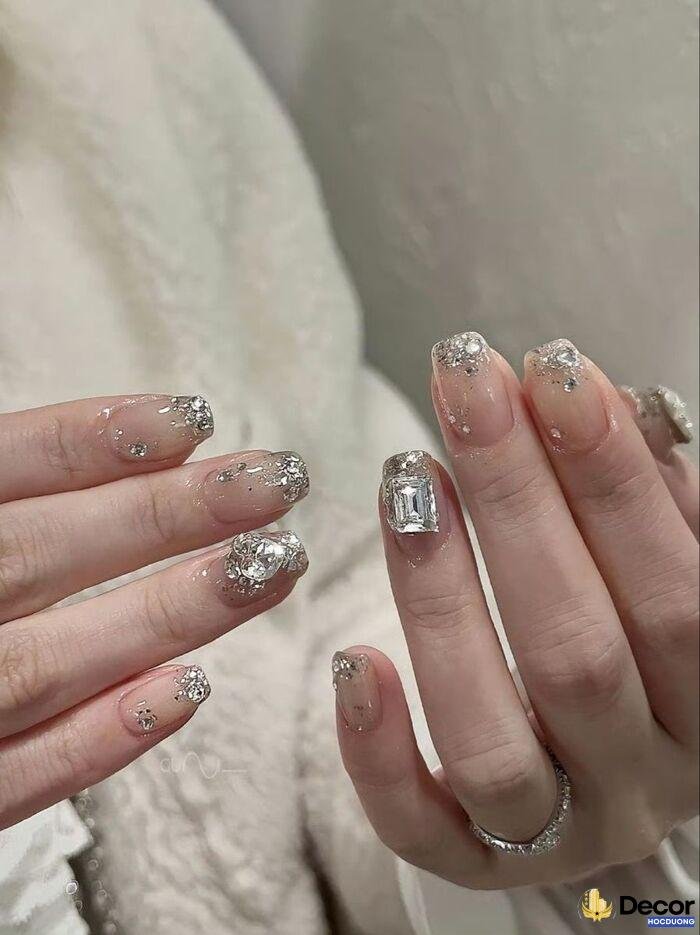 nail đính đá lấp lánh ngầu