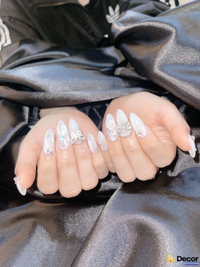 nail đính đá siêu đẹp