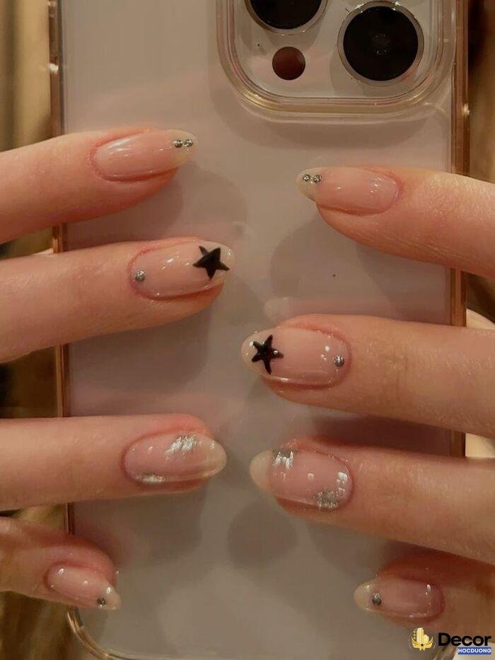 nail đơn giản họa tiết nhỏ