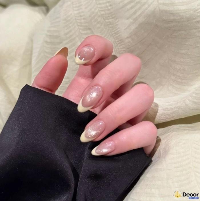 nail đơn giản tối giản