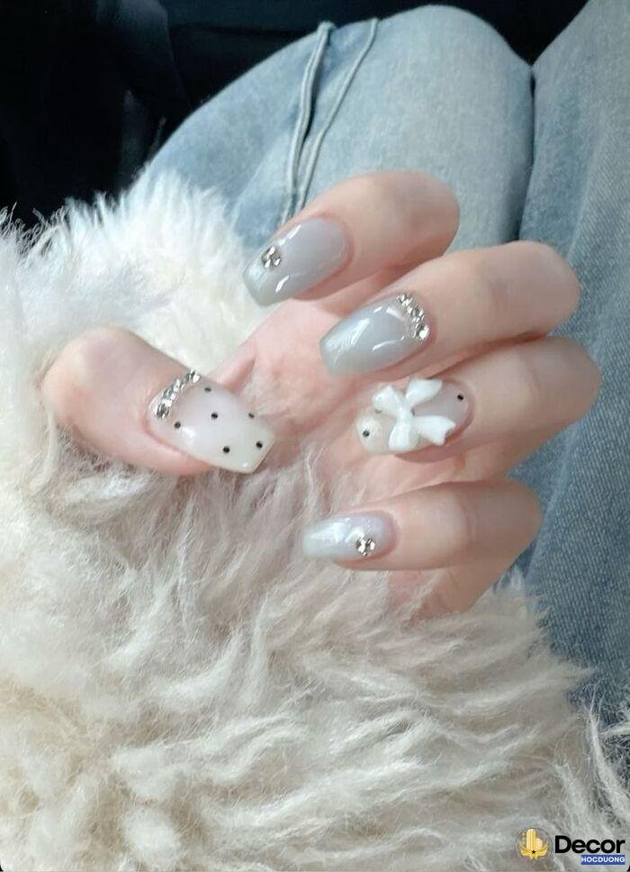nail gắn đá kim tuyến