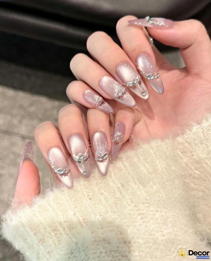 nail gắn đá phong cách hàn xinh
