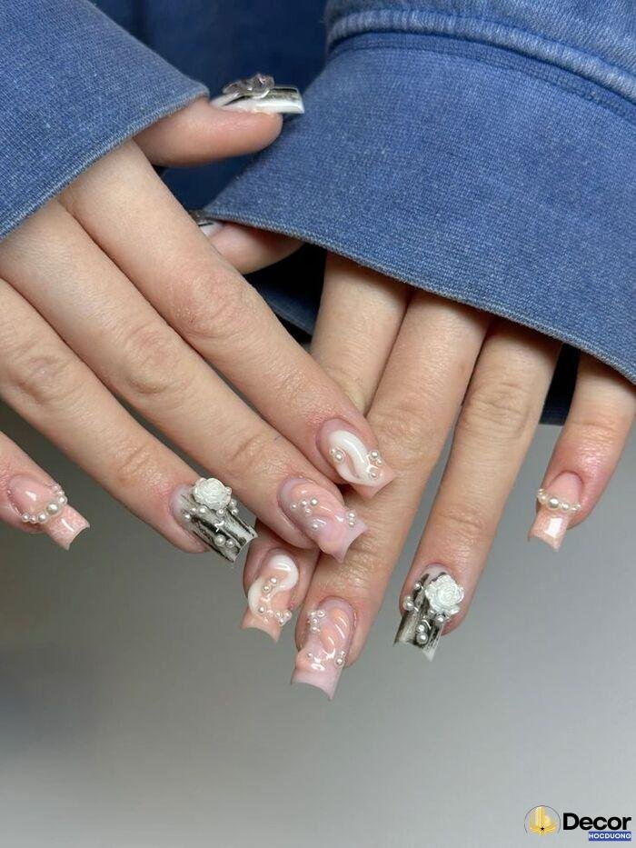 nail gắn đá thanh lịch
