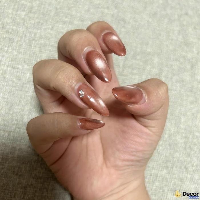 almond nails đơn giản