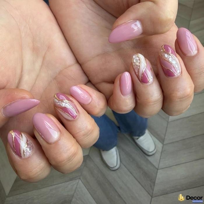 almond nails nghệ thuật