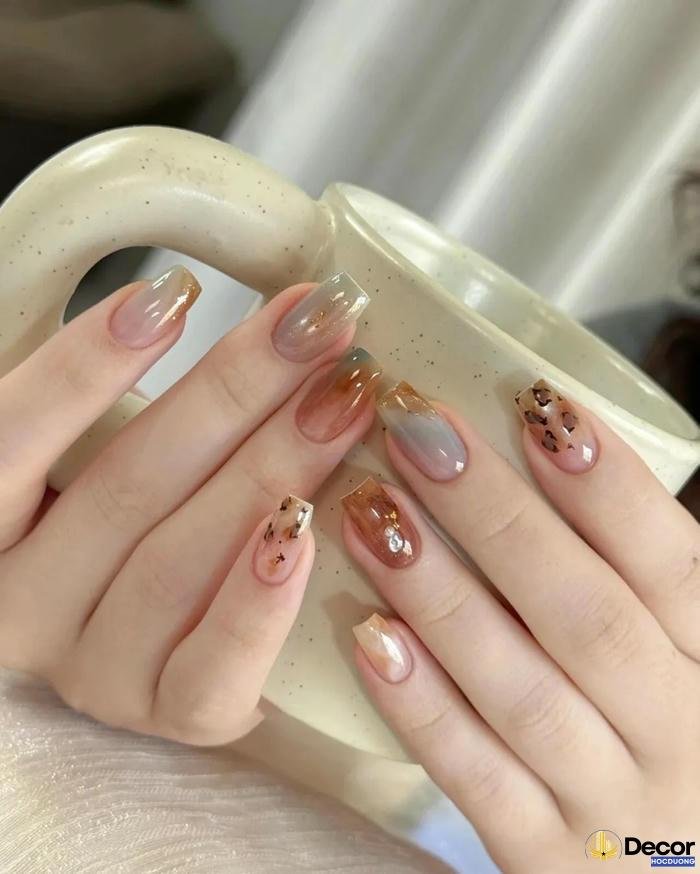 mẫu nail màu nâu đẹp