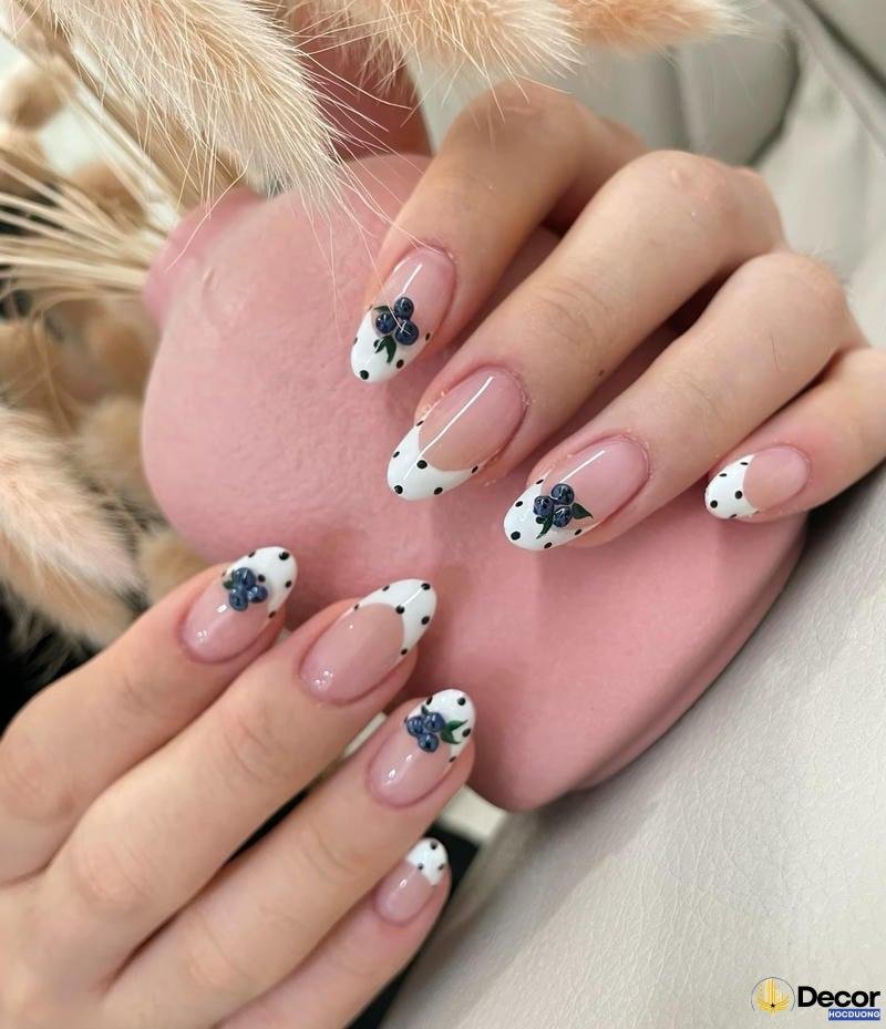 mẫu nail màu trắng đẹp nhất nét