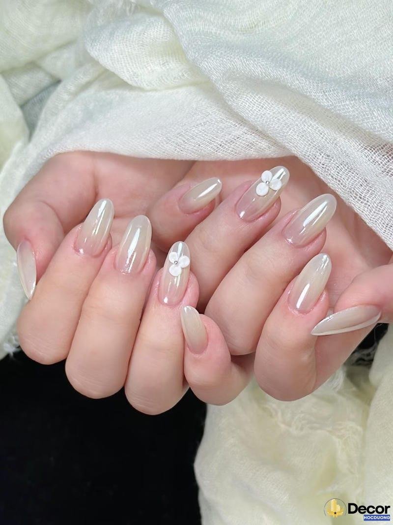 mẫu nail màu trắng sang chảnh hd