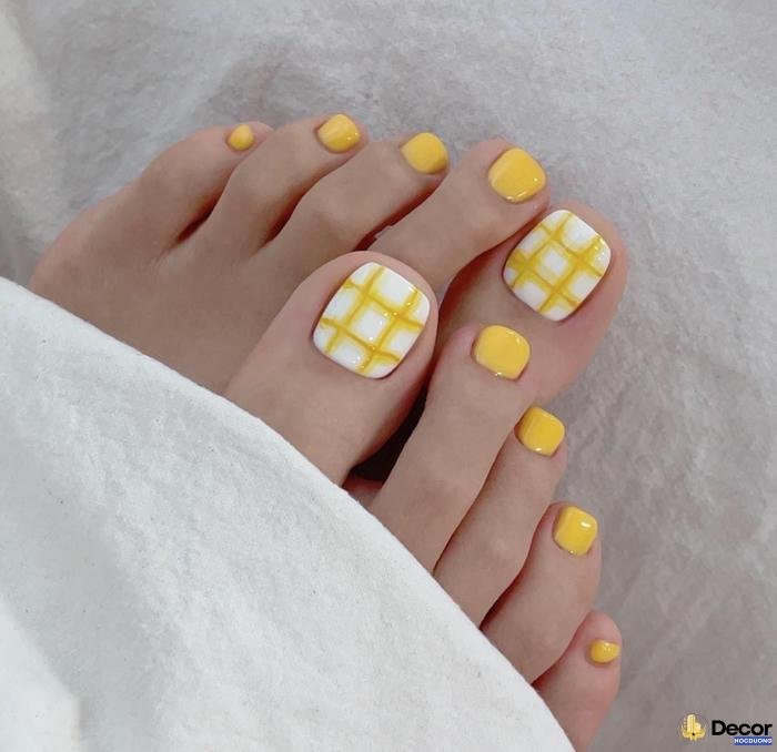 mẫu nail màu vàng siêu nét 4k