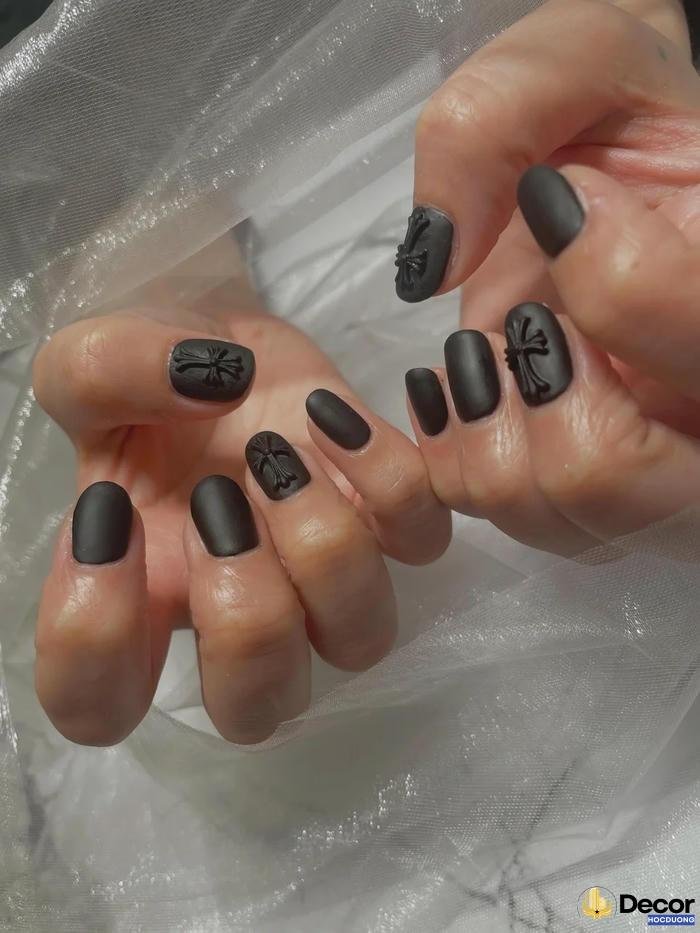 nail đen phong cách
