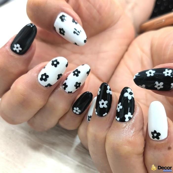 nail đen trắng sáng tạo