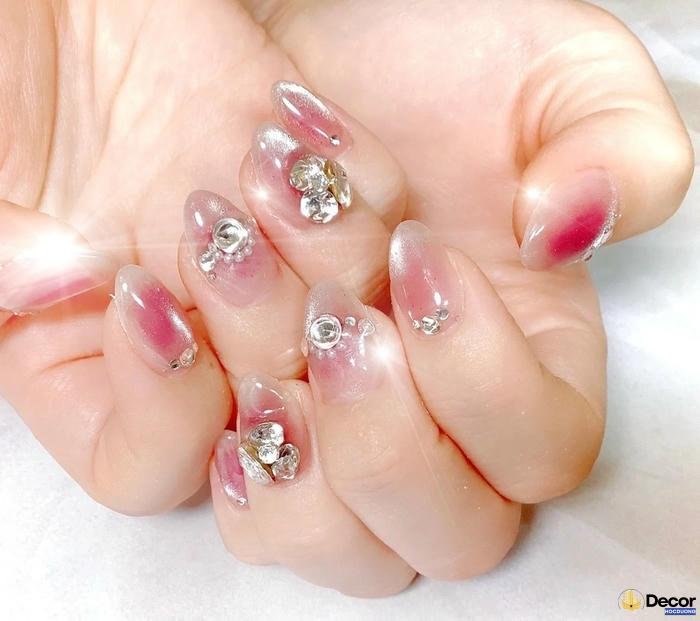 nail đính đá thẩm mỹ