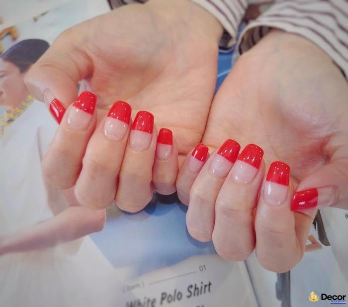 nail đỏ hiện đại