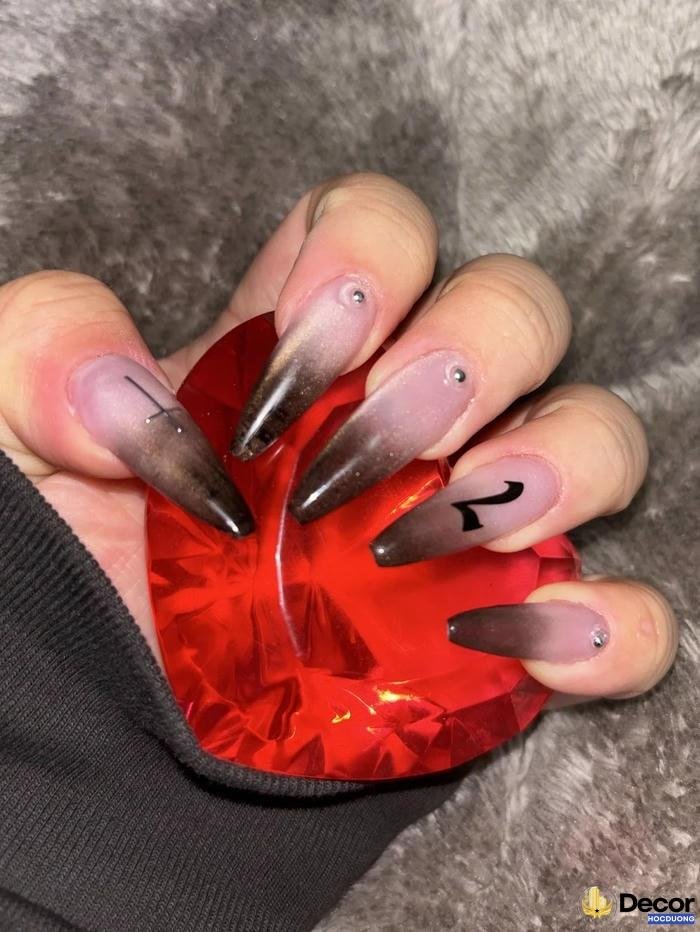 nail halloween phong cách