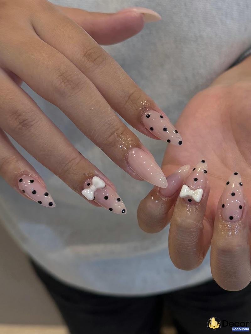 nail hồng đất sành điệu nét