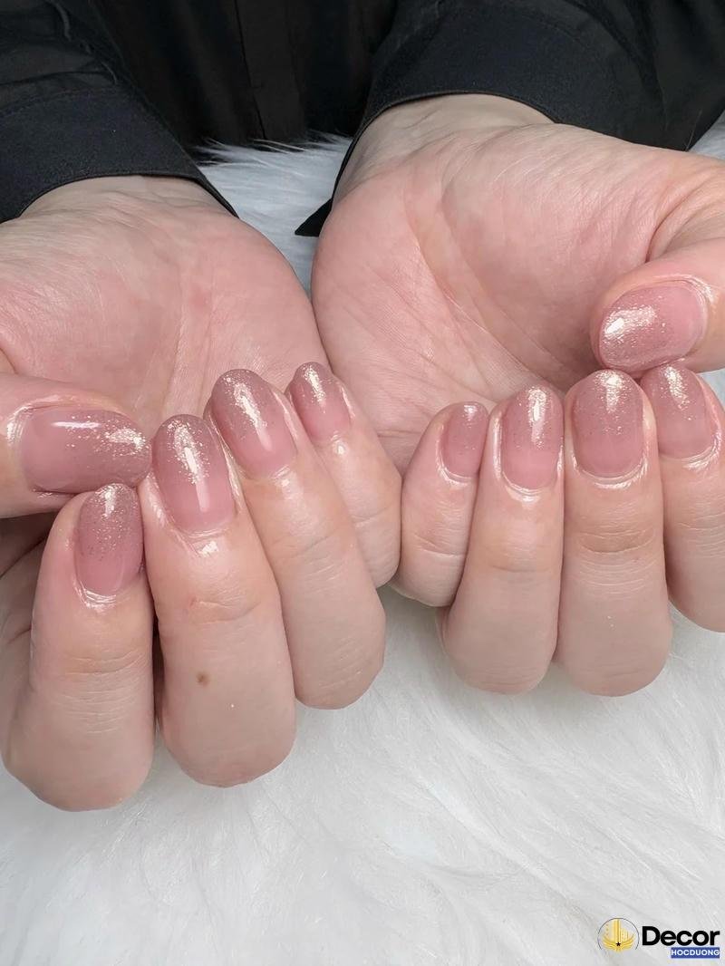 nail kim tuyến thanh lịch