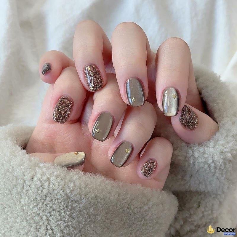 nail kim tuyến vàng sang trọng nét