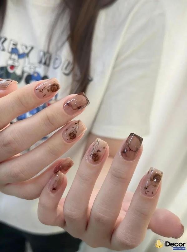 nail loang màu marble nét