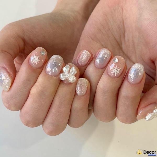 nail móng ngắn đính đá