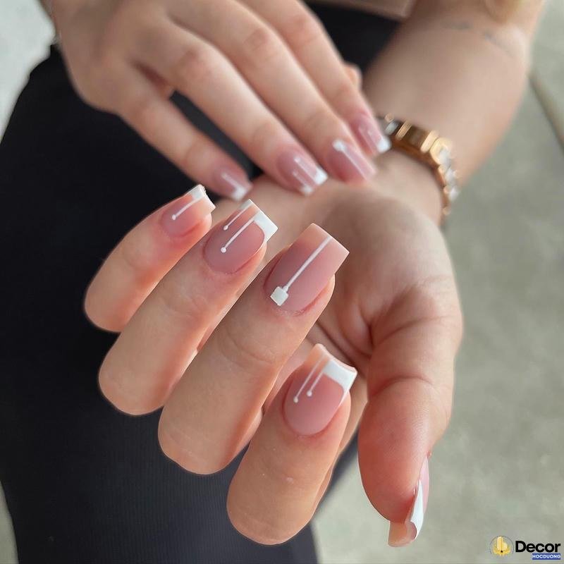 nail trắng phong cách tối giản 4k