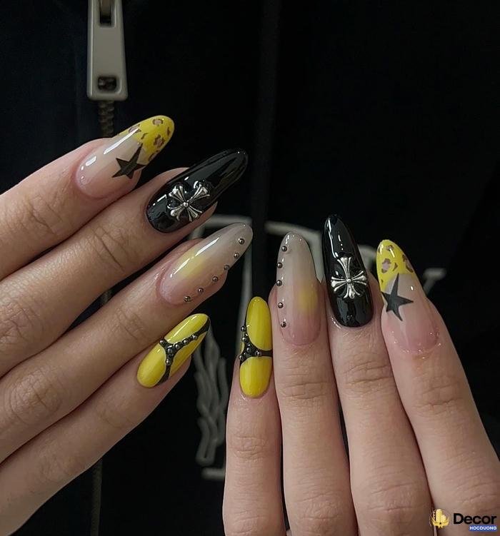 nail xinh tone vàng nổi bật chất lượng 4k