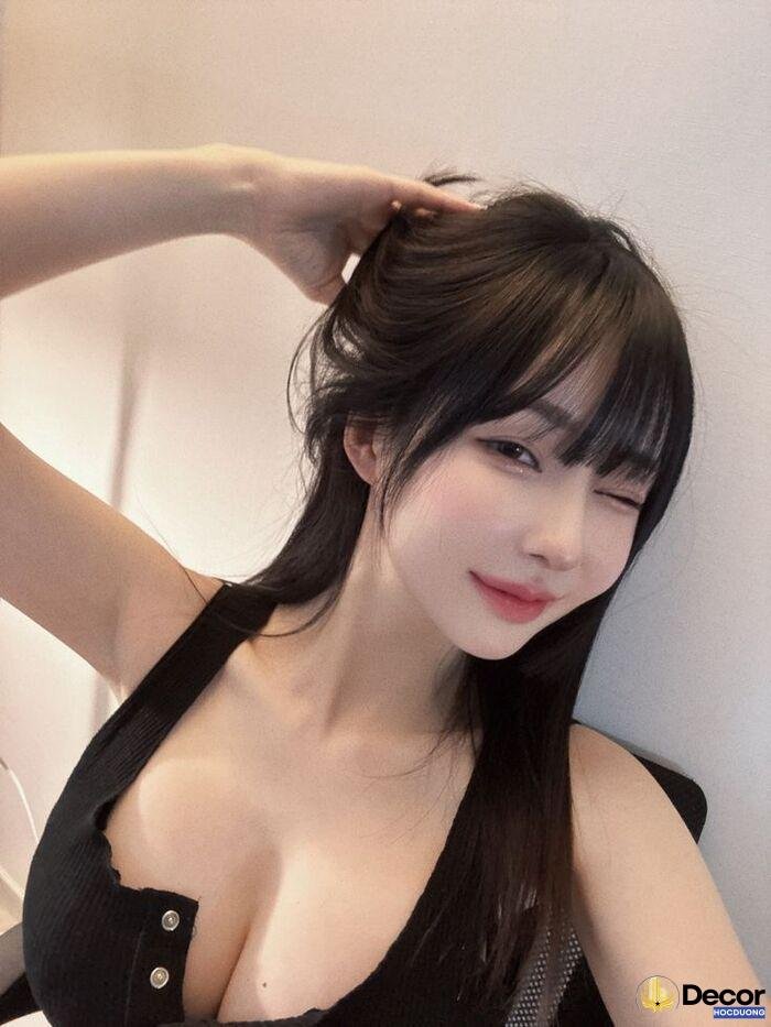 Gái xinh ngực khủng style Hàn Quốc