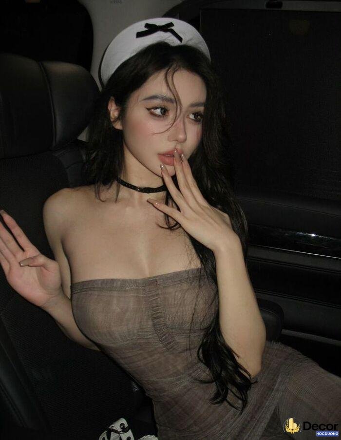 Gái xinh ngực khủng style cá tính