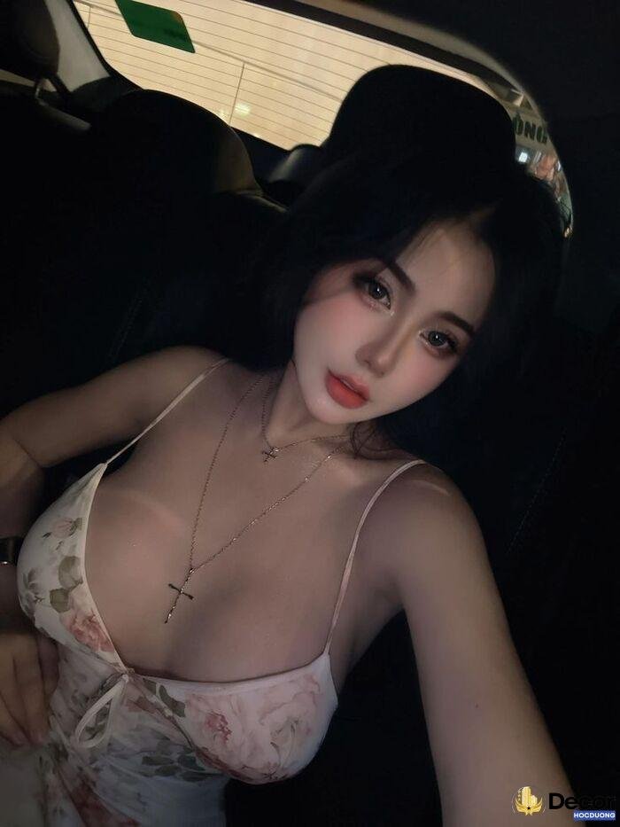 Gái xinh ngực khủng xinh như idol