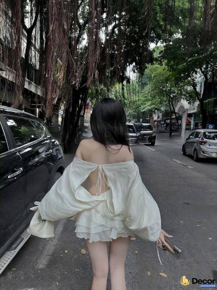 Gái xinh quay lưng khiến tim rung rinh