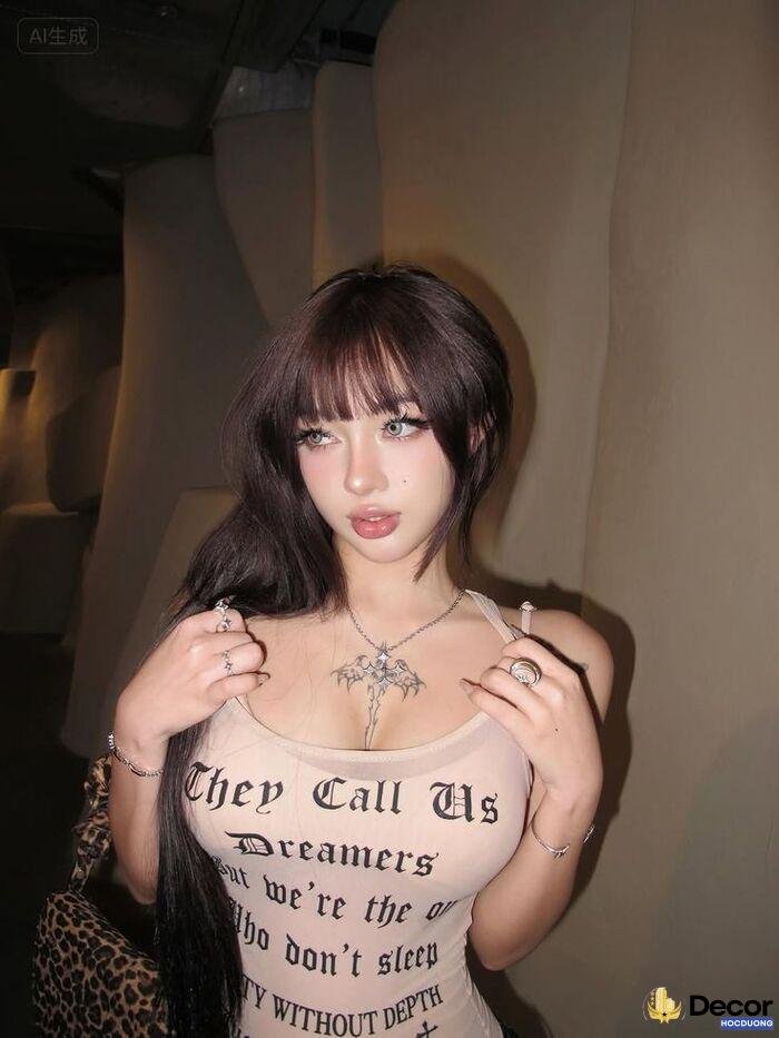 Gái xinh vú to thần thái model