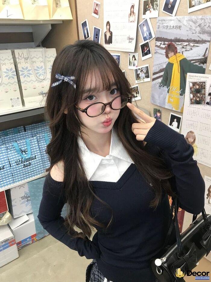 Hình gái xinh góc nghiêng thần thánh