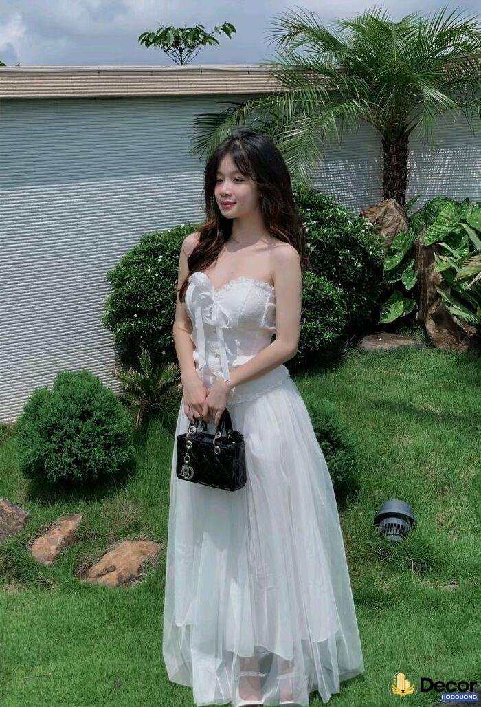 ảnh gái xinh mặc váy lưới ánh sáng lung linh