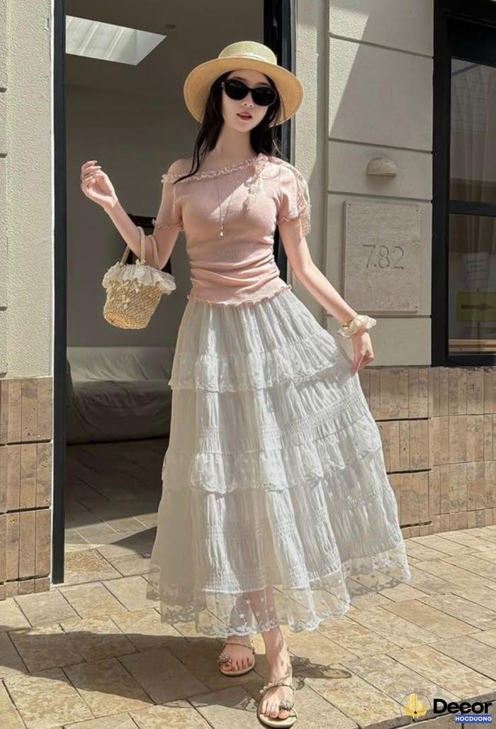 ảnh gái xinh mặc váy lưới chụp ngoài trời