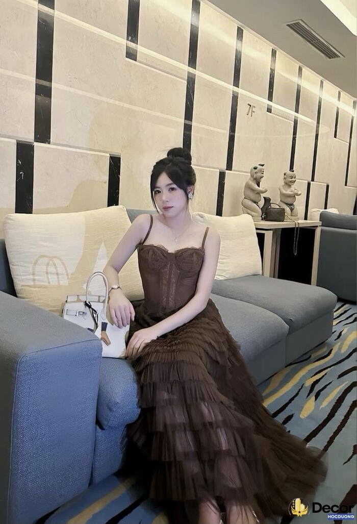 ảnh gái xinh mặc váy lưới decor studio đẹp