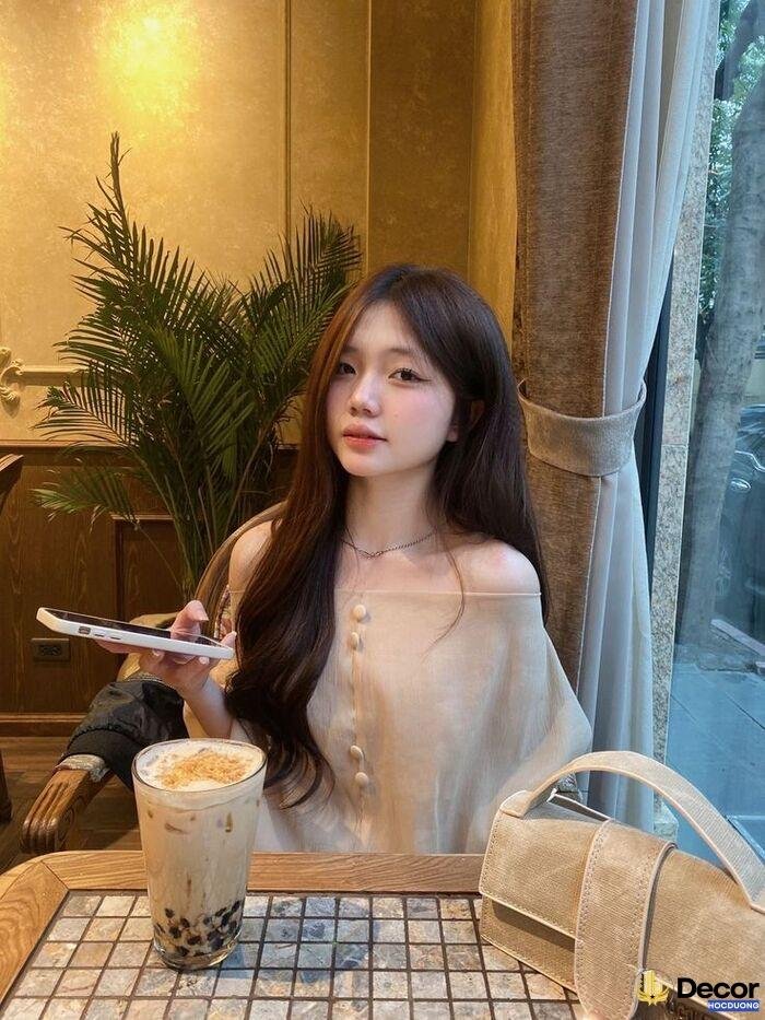 gái xinh 2k8 gây sốt